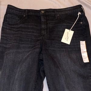 Black High-Rise Skinny Jeggings